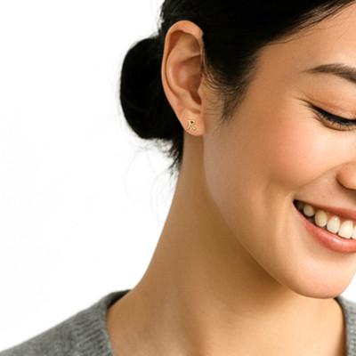ふるさと納税 岐阜市 ピアス 18金 イニシャル アルファベット 「R」 片耳 |  | 01