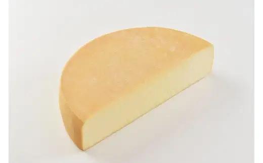 花畑牧場 十勝産生乳 ラクレットハーフカット 不定貫 （約2.3kg-約2.7kg） 沖縄配送可 ラクレット チーズ ハーフ ラクレットチーズ 冷蔵 国産 北海道 中札内村 [P3-1]