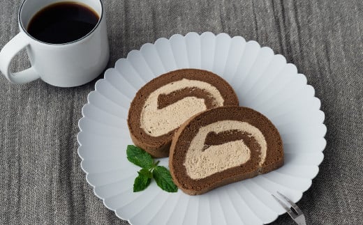 【プレミアム米粉ロールケーキ】焙煎ほうじ茶ロール 2本セット【グルテンフリー 誕生日 ギフト 洋菓子 焼菓子 ほうじ茶】(H053311)