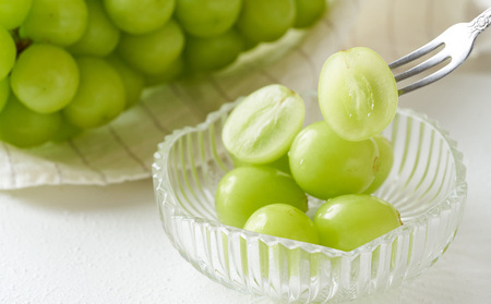 はじける美味しさ！山形の朝どりシャインマスカット 800g～1kg 1～2房【令和8年産先行予約】FS25-134