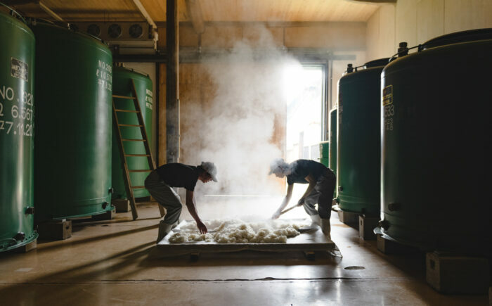 【全12回定期便】銀紋東長 1.8L / 日本酒 / 佐賀県 / 瀬頭酒造株式会社 [41AIAD064]