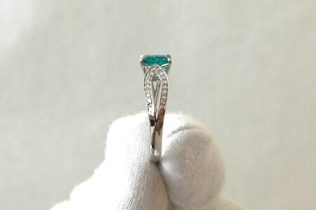 【ふるなび限定】【一点もの】Pt900　コロンビア産エメラルド（0.48ct）ダイヤモンドリング　K58　K06121-H　FN-Limited-SP