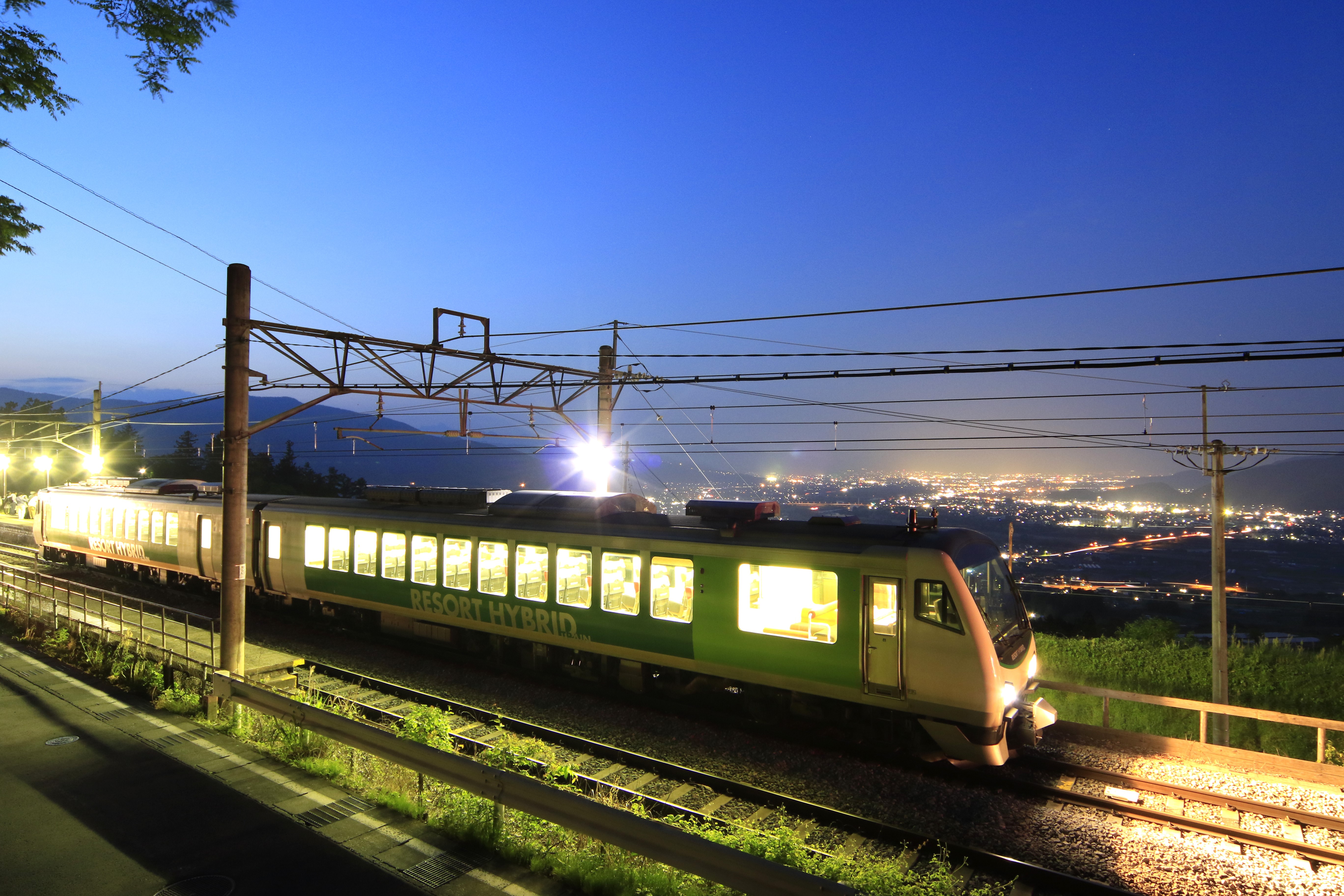 【7月18日開催】姨捨駅ラウンジ 「更級の月」特別ディナー ＋フリーフロー（飲み放題）つき１名様分