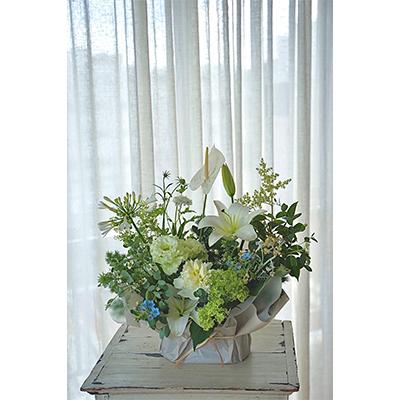 ふるさと納税 芸西村 【毎月定期便】芸西村産季節の生花アレンジメント 供花仏花L全3回 |  | 01