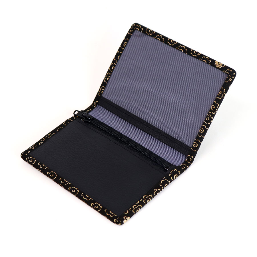 ＜印傳屋 上原勇七＞甲州印傳　印傳屋上原勇七　免許証入れ　黒×白　夢ひつじ