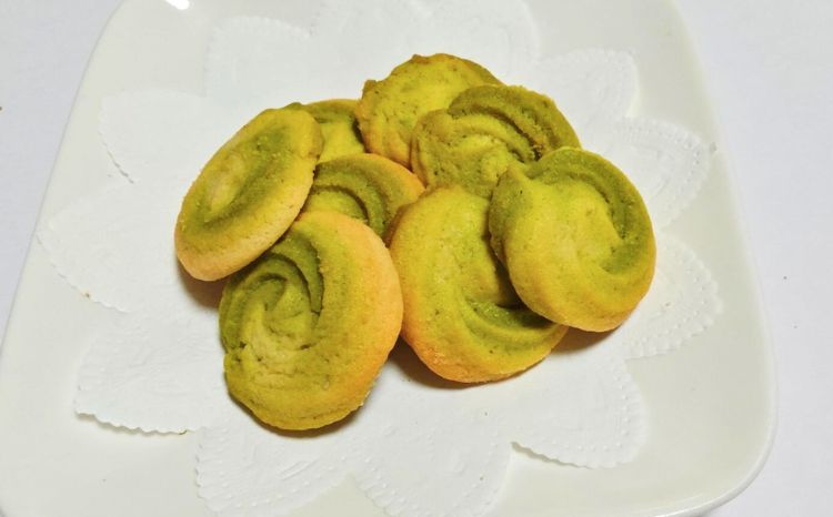 相模原市で栽培しているオリーブの葉で作られているクッキー