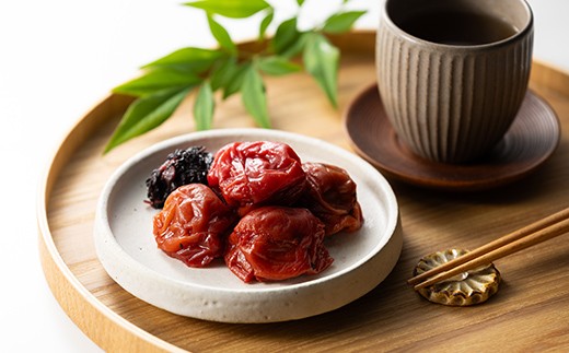 青森県南部町産 完熟豊後梅の梅干し 1.5kg（300g×5個） 【村井青果】 塩分控えめ まろやか 塩分3% 大粒 青森県 南部町 F21U-720