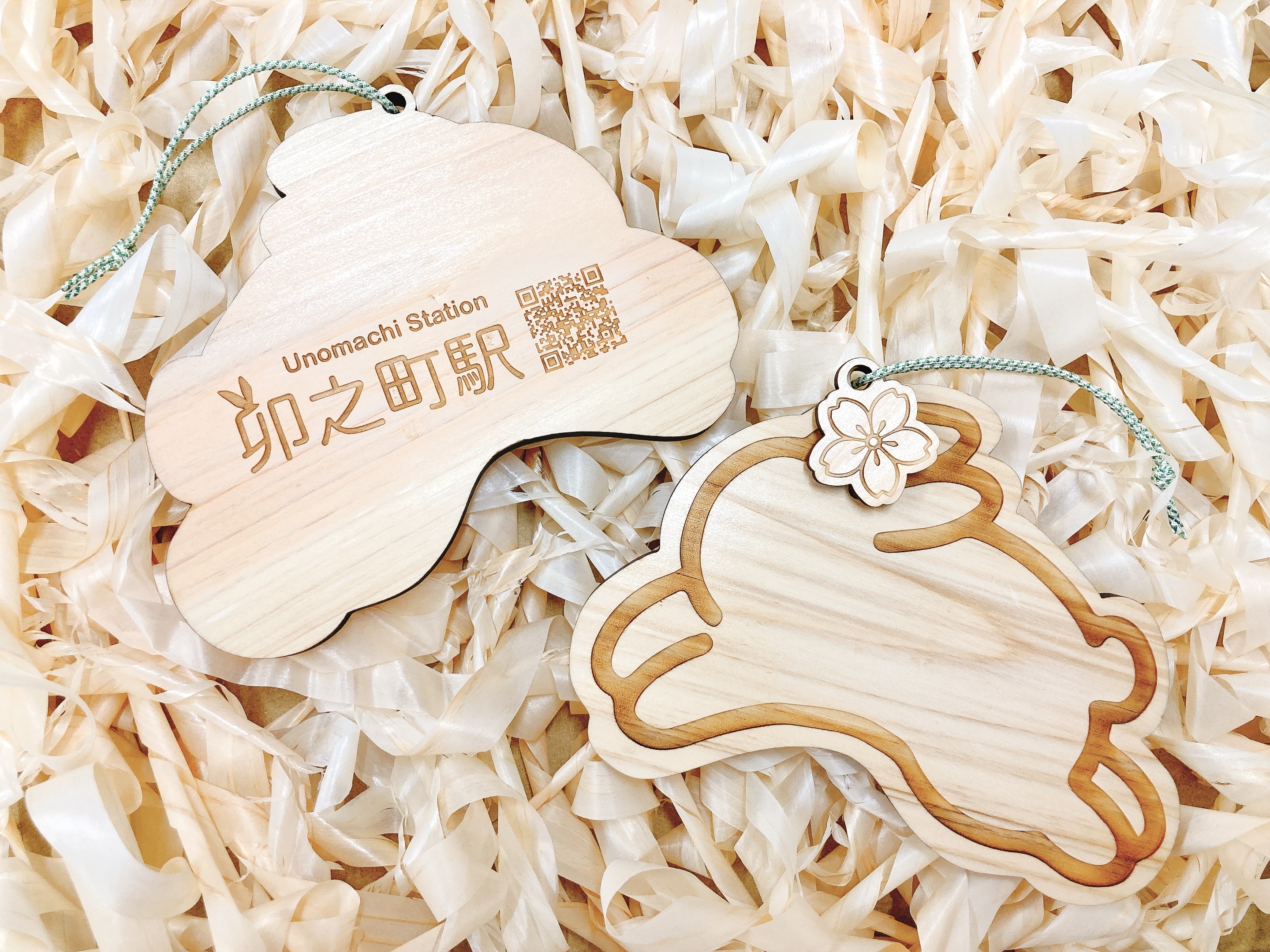 ＜うさぎ絵馬(さくらミニ絵馬チャーム付き)＞　ウサギ　卯　エマ　キーホルダー　ストラップ　お守り　おしゃれ　手作り　オリジナル　雑貨　開運