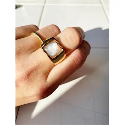 池蝶貝（イケチョウガイ）スクエアリング【18号】 アクセサリー 指輪 ファッション小物 雑貨 