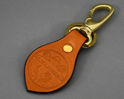 
            ALMATORERO レザーキーホルダー ゴールド 【 レザー レザー製品 皮 皮製品 キーホルダー 小物 牛皮 静岡県 小山町 】
          