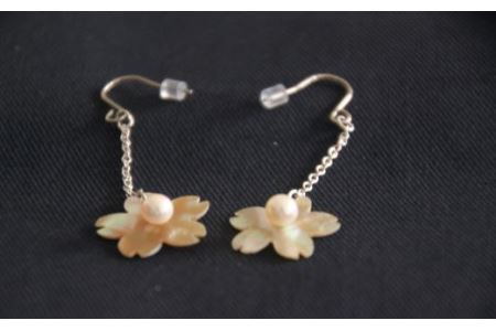 【012-04】貝と真珠　ピアス【桜】アワビ