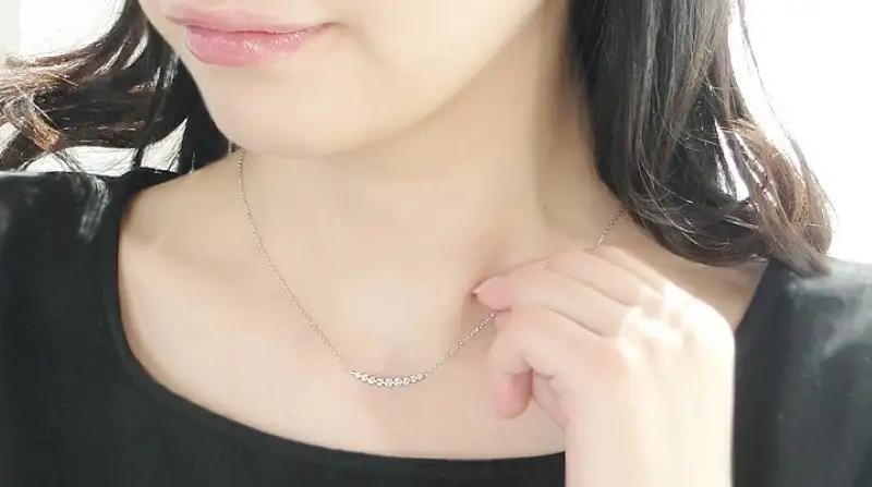 K18WG　0.30ct　ダイヤモンド　ラインペンダントp0067