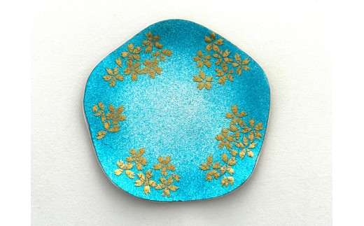 《受注生産》銀張り七宝梅花型 金彩桜 アロマストーンプレート [薄緑青]／ 赤羽七宝舎 SUWAプレミアム 認定商品 アロマ アロマストーン アロマプレート 父の日 母の日 敬老の日 誕生日 プレゼント ギフト 贈り物 記念品 工芸品 民芸品 おすすめ 信州 長野県 諏訪市 諏訪 【87-05GB】