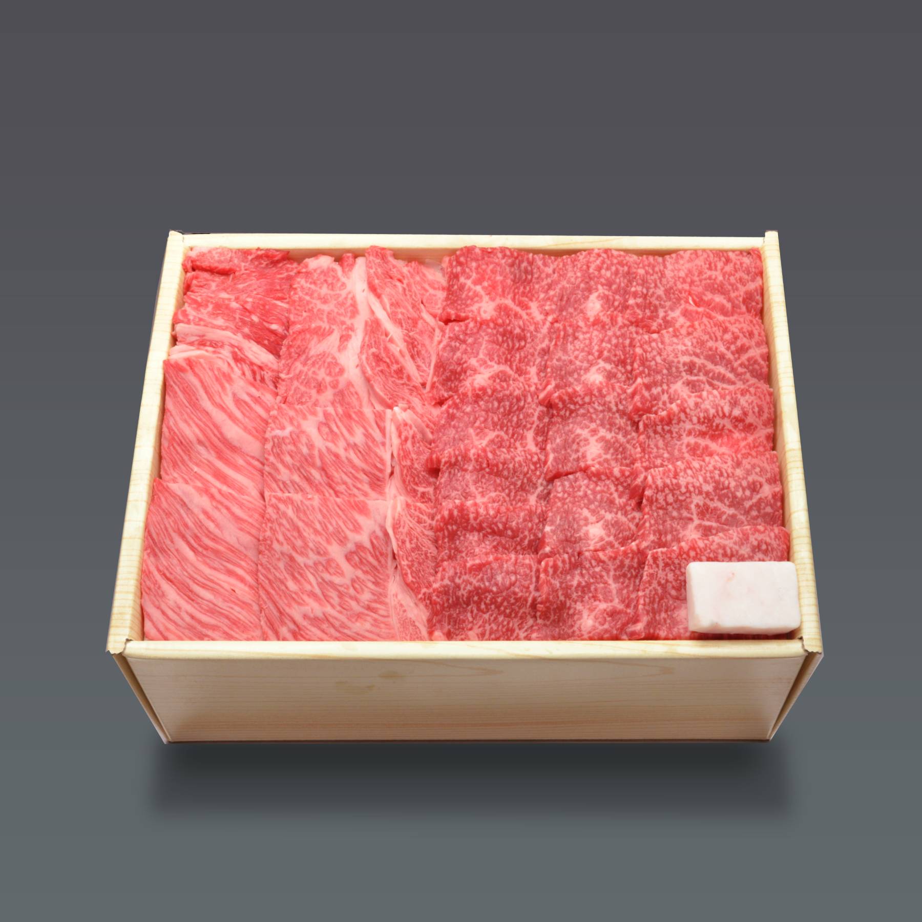 米沢牛焼肉用（肩ロース300g 、肩320g）