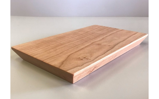 
                  【ブラックチェリー材一枚板のカッティングボード・まな板　40ｃｍ】キッチン用品 台所 新築 引っ越し プレゼント 贈り物 母の日 父の日 誕生日 MUKU屋 MUFactory
                