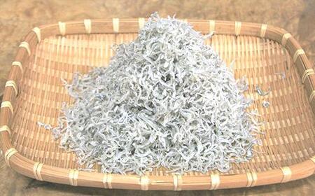 6回 定期便 土佐黒潮 ふんわり しらす 650g こだわり の ちりめんじゃこ 560g 【1カ月に1回交互にお届け】 計3.63kg 冷凍 小分け 便利 惣菜 海の幸 じゃこ 無添加 無着色 国産