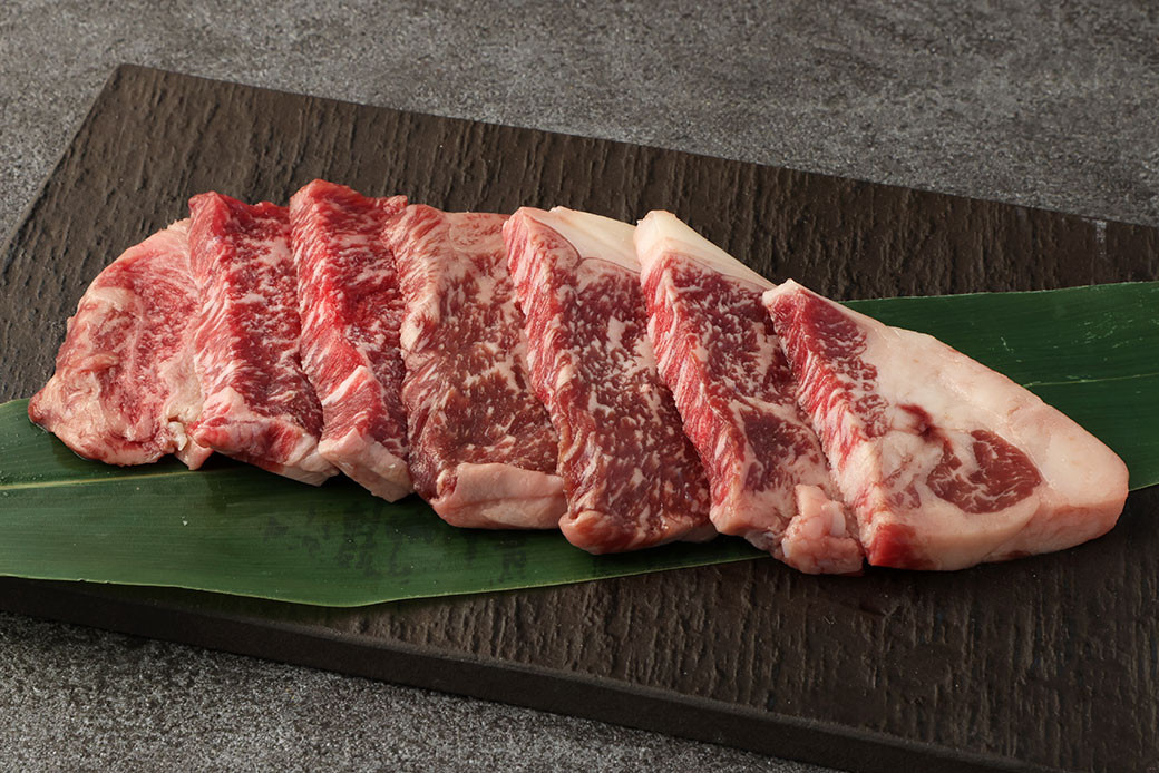 
            阿蘇あか牛 サーロイン 約500g 肉 お肉 牛肉 あか牛 赤身肉 霜降り 食品 贈り物 贈答品 プレゼント グルメ 熊本県 水上村 阿蘇 冷凍
          