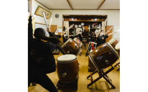 
＜楽土庵宿泊+越中いさみ太鼓見学付き＞紙の部屋、夕朝食付き(スペシャルディナー)ペア宿泊券【1446931】
