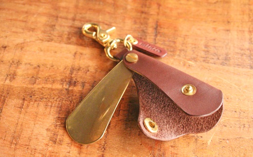 【minca】栃木レザーの真鍮靴ベラキーホルダー/シューホーン01/キャメル　641