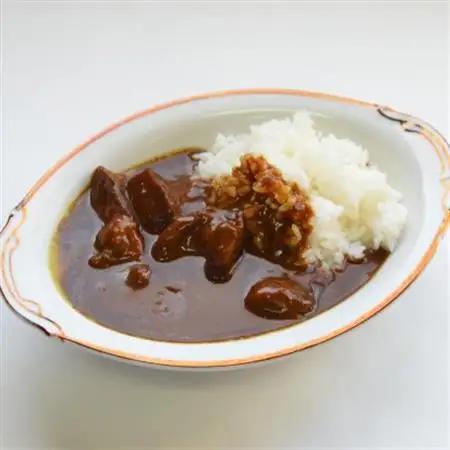 博多和牛　牛すじカレー5食セット　じっくり煮込んだバリうま!ゴロッと入ったコラーゲン♪(大牟田市)_惣菜・加工品 レトルト    惣菜・加工品 カレー  _【1462615】