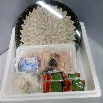 【3回定期便】とらふぐフルコース【刺身菊盛・ちり鍋】〆はマルゴめん(中間市新名物米粉麺)九州の味を堪能　豪華2人前【001-0226】