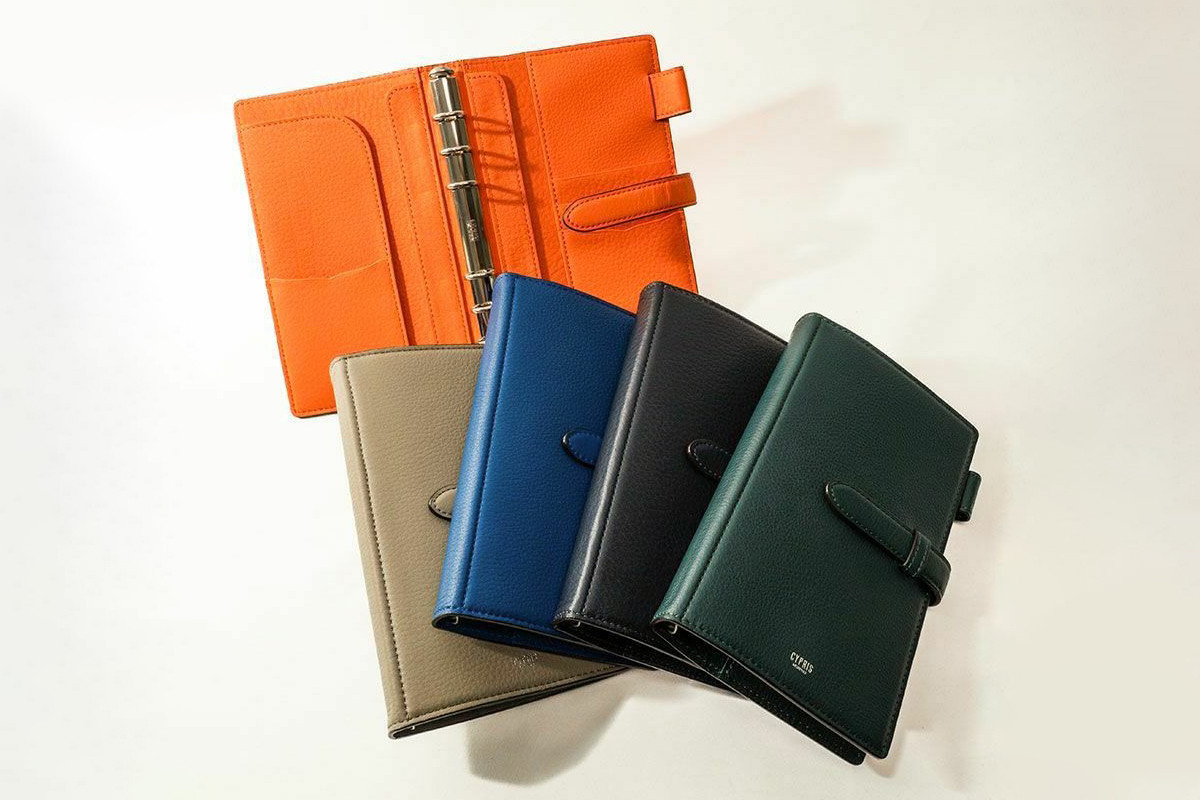 
            【カラーが選べる】キプリス本革製手帳（バイブル16mm）【革小物 革製品 ソフトシュリンクレザー 牛革 しっとり シーズンレス 職人 手帳 】
          