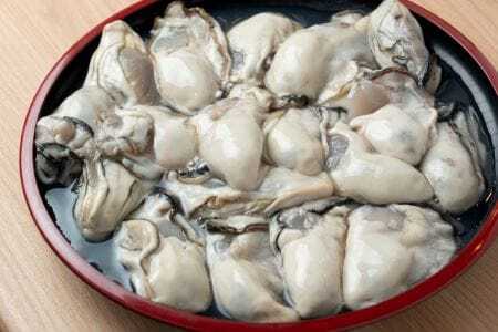 広島安芸津産　牡蠣むき身 2kg【配達不可：離島】【配送時期：11月上旬～4月中旬】