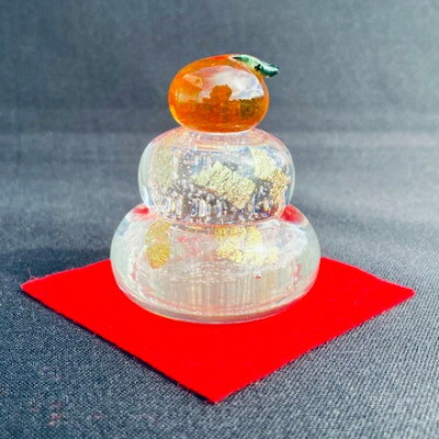 【ふるさと納税】ガラス鏡餅「もっちり ひとくちサイズ麻炭&金箔」 ガラス細工のかがみ餅【1676472】