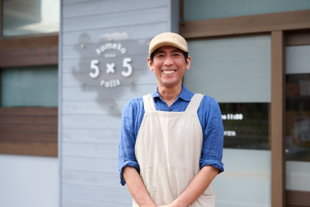 【プレミアム米粉ロールケーキ】神埼桑菱茶ロール＆神埼菱の実ロールセット (H053271)