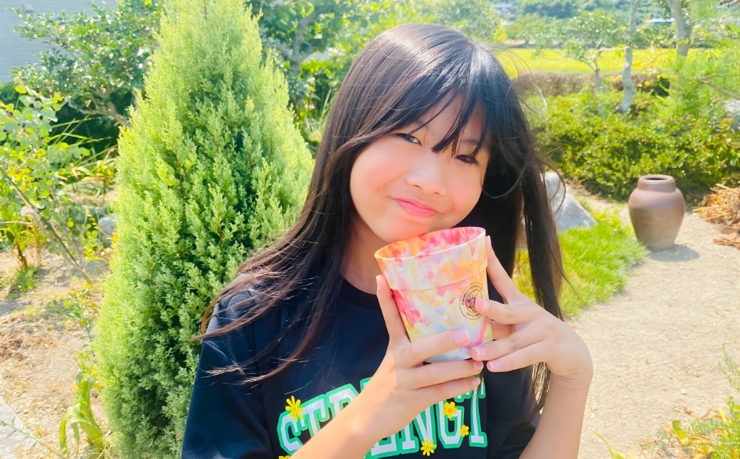 同じ色、同じ模様は二つとありません。
大サイズだからこそ、マーブル模様の個性が際立ちます。