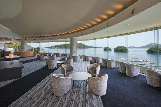 【ふるさと納税】伊勢志摩の絶景 部屋食 会席 鳥羽グランドホテル 平日限定 新鮮魚介類の会席をゆっくりお部屋食で 朝食 バイキング ペア 宿泊プラン お祝い 記念 P-33