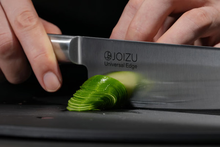 新型万能包丁 JOIZU（右利き用）　【 包丁 調理器具 】