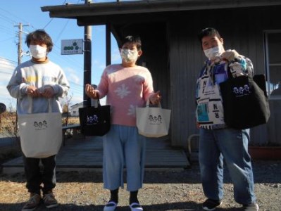 「はたらくぼく」刺しゅうトートバック＆ランチトート＆さをり織りコースター2枚【37001】