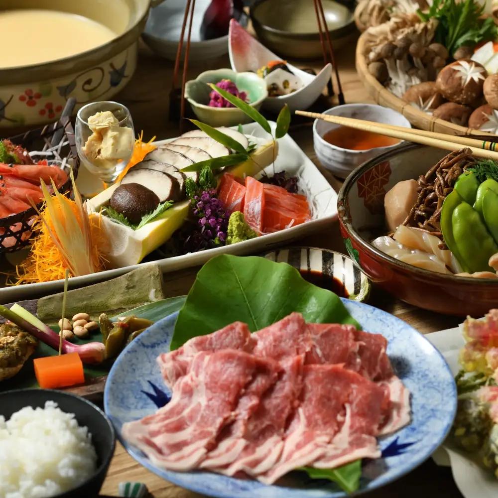 心と保養の宿  龍氣  チェックアウト13:00ゆったり昼食まで宿泊券  1泊3食付  （二名様） | 宿泊券