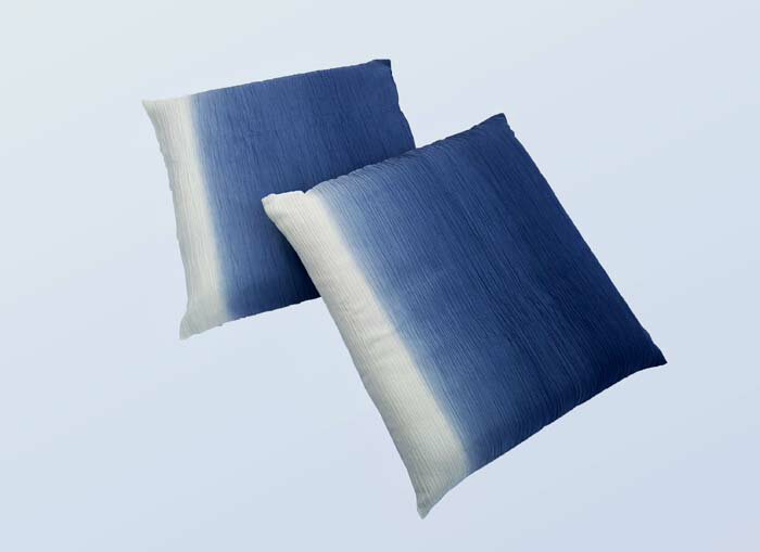 【ふるさと納税】 【2枚組】秩父手ぼかしちぢみ　座布団カバー ／ 織物 染物 綿100％ ブルー 銘仙判 八端判 送料無料 埼玉県 特産 No.399