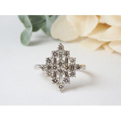 ふるさと納税 甲府市 1.00ct　ひし形バゲット&ラウンドダイヤモンドリング9592PT |  | 01