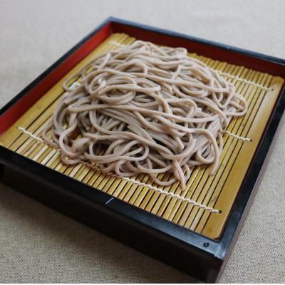 ふるさと納税 与謝野町 菊水そば 1.6kg(200g×8パック) お祝いやギフトにもオススメ、小分けになった生そば |  | 01