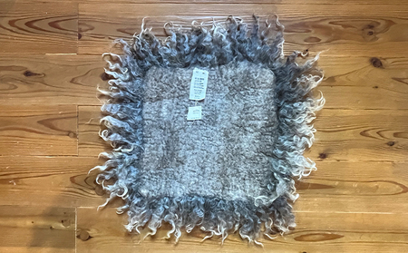 もじゃクッション【北海道美深】 グレー