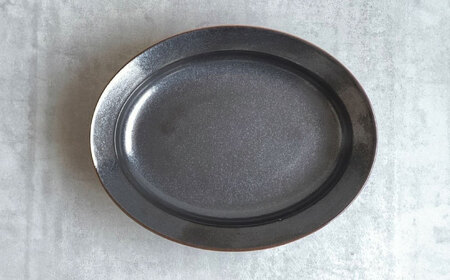 【瀬戸焼】リムカレー皿（黒）【株式会社カネ三商店】 / 皿 食器 カレー皿 / 瀬戸市[BBDD003]