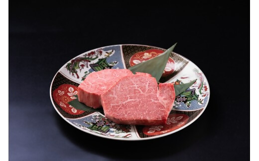 （冷凍）極上松阪牛シャトーブリアン300ｇ（ 150g×2枚） < 冷凍 >年内配送可 ( 牛肉 ブランド牛 高級 和牛 国産牛 松阪牛 松坂牛 ステーキ ヒレ フィレ シャトーブリアン シャトーブリ