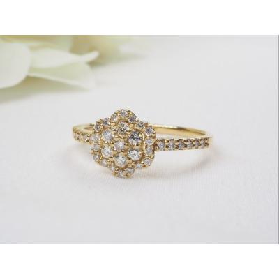 ふるさと納税 甲府市 K18YG 0.30ct フラワーダイヤモンドリング8996 |  | 01