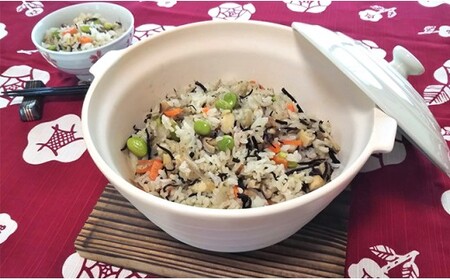 有田焼 熱々のまま食卓へ「Only碗」（アイボリー）【大慶】 土鍋 直火対応 電子レンジ対応 オーブン対応 キッチン用品 調理用具 食器兼用土鍋 うつわ 一人暮らしの土鍋 一人用鍋 レシピ付 ci01