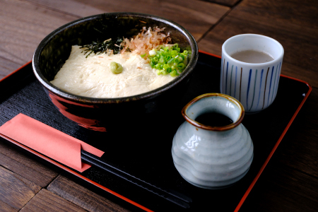 高原そば壱心　手打ち生そば4食セット【生そば 4人前 そばつゆ付き セット 蕎麦 玄そば 出雲そば そば 国産 無添加 手打ち 打ち立て 冷蔵配送 自家製 石臼挽き こだわり 人気 生麺 麺類 和食 