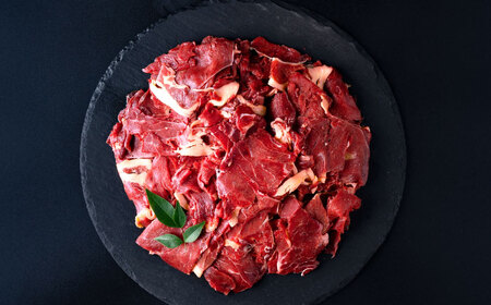 【全3回定期便】馬小間切り落とし 1kg  【合同会社　長岡フーズ】[ZFR022]