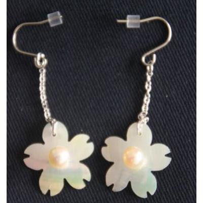 ふるさと納税 志摩市 貝と真珠　ピアス【桜:アコヤ】