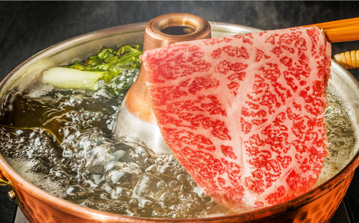 【全12回定期便】【訳あり】博多和牛 牛肉 しゃぶしゃぶ すき焼き 用 700g＜株式会社MEAT PLUS＞那珂川市 肉 牛肉 黒毛和牛 [GBW078]