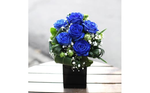 048-012 青いバラのミニアレンジメント