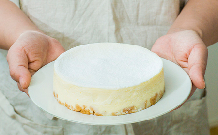 十勝の素材にこだわったレウス チーズケーキ 「プレーン」12cm×1【足寄町「pastelREUS」】