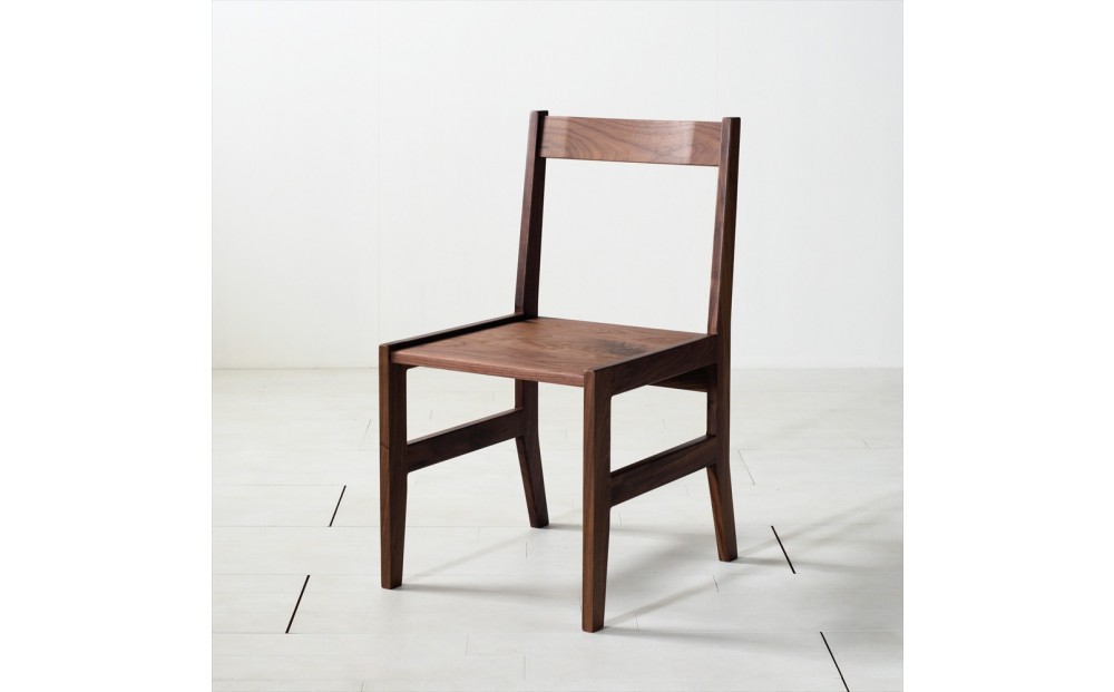 
            ダイニングチェア ウォールナット無垢材 シンプルでスタンダードな飽きのこないデザイン
          