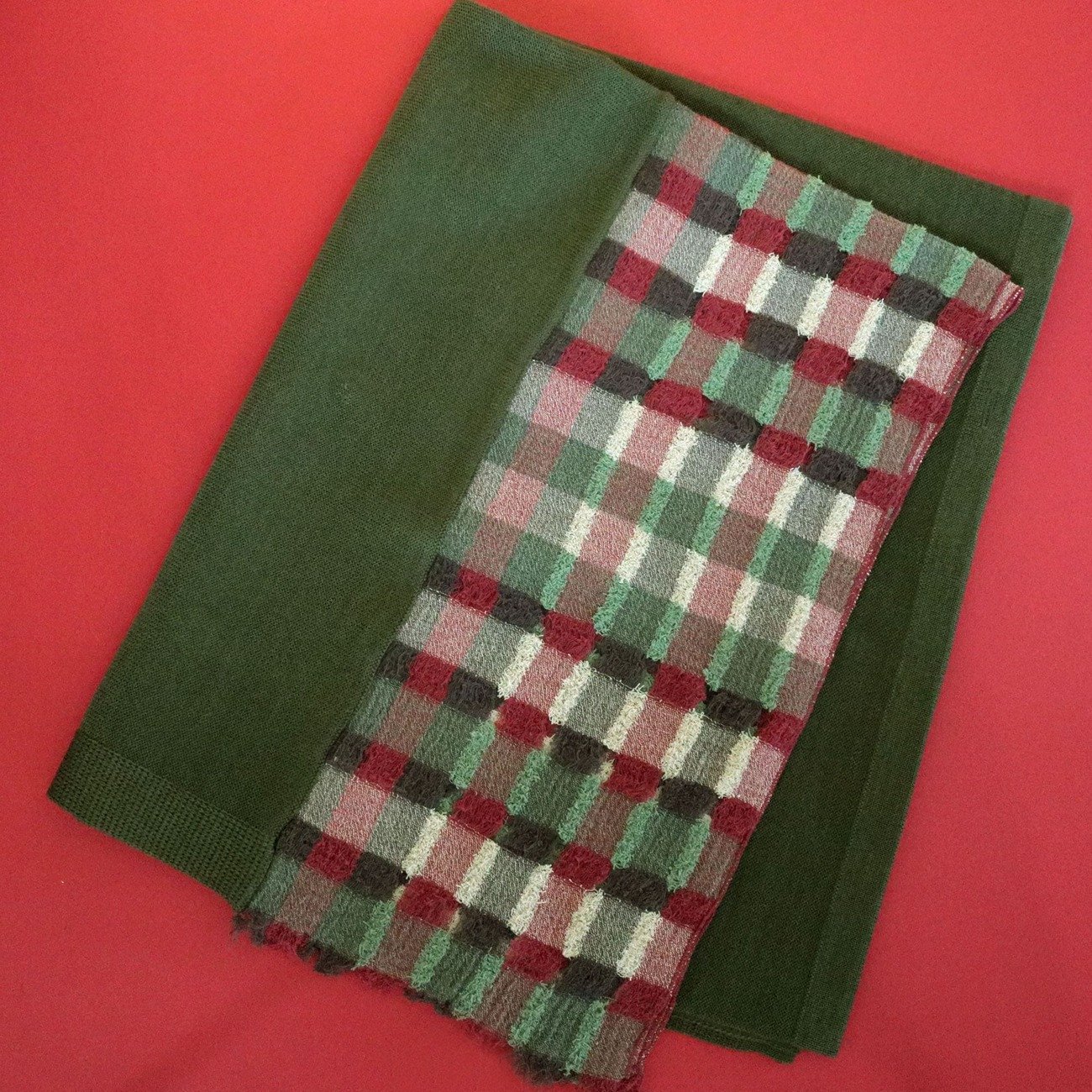 
                  ストール ドッキング アレンジ C/#レッド系 冬 レディース メンズ ショール マフラー ファッション おしゃれ 日本製 肌に優しい 敏感肌 暖かい 暖か 可愛い 防寒 冬物 贈り物 祝い 誕生日 卒業 プレゼント ギフト クリスマス 新潟県 見附市
                